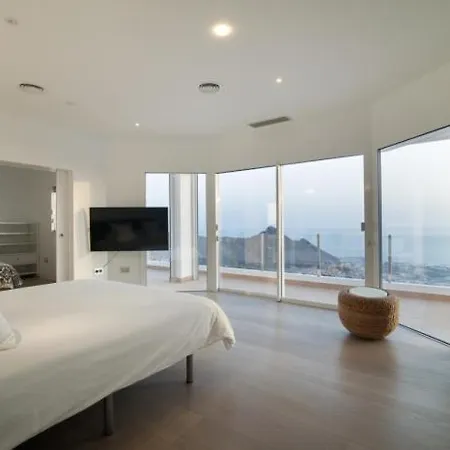 Aqualuna Tatil Evi Costa Adeje