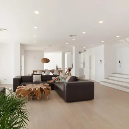 Aqualuna Tatil Evi Costa Adeje