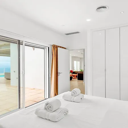Svb Aqualuna Villa